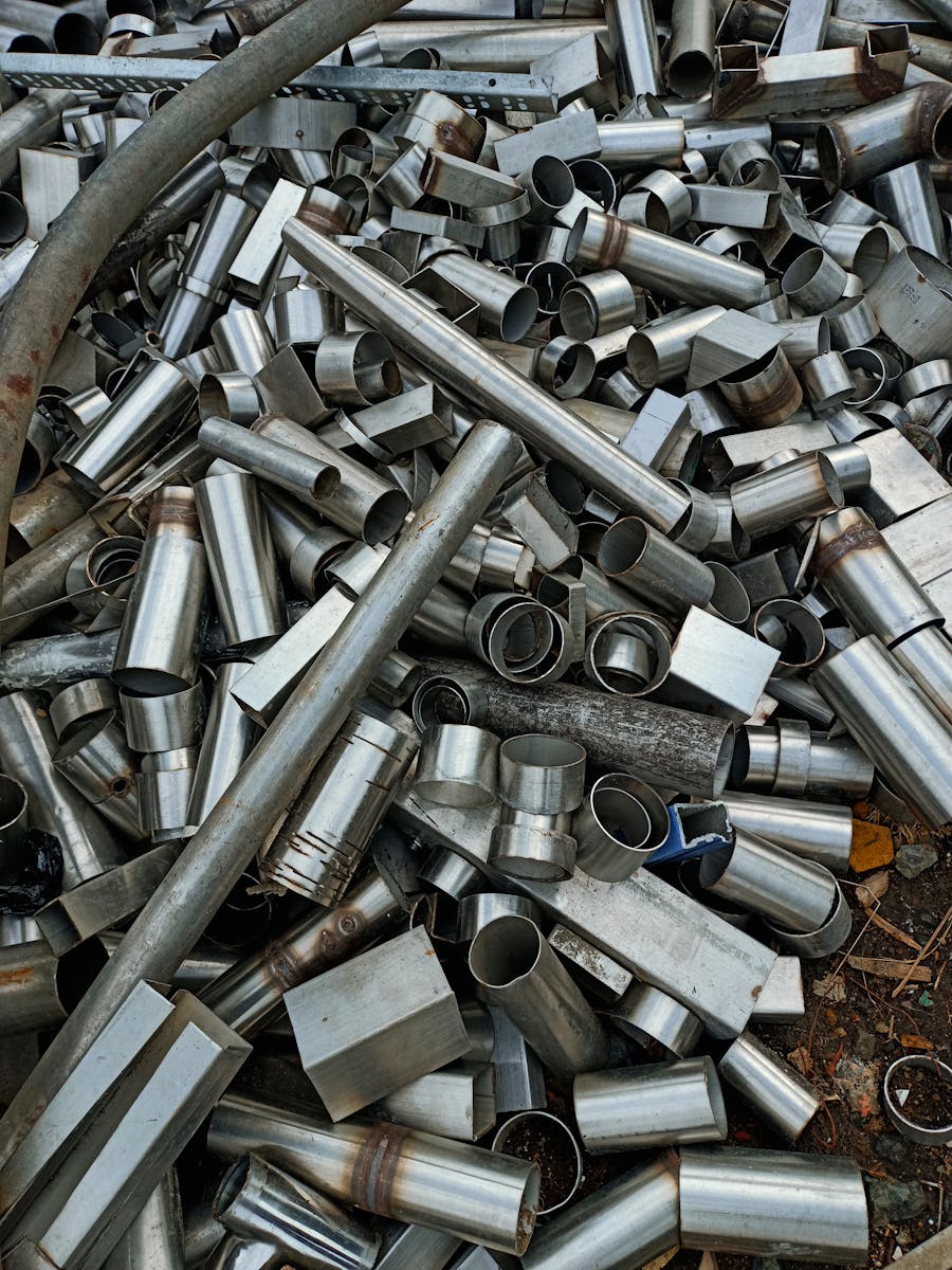 Heap of steel pipes and tubes